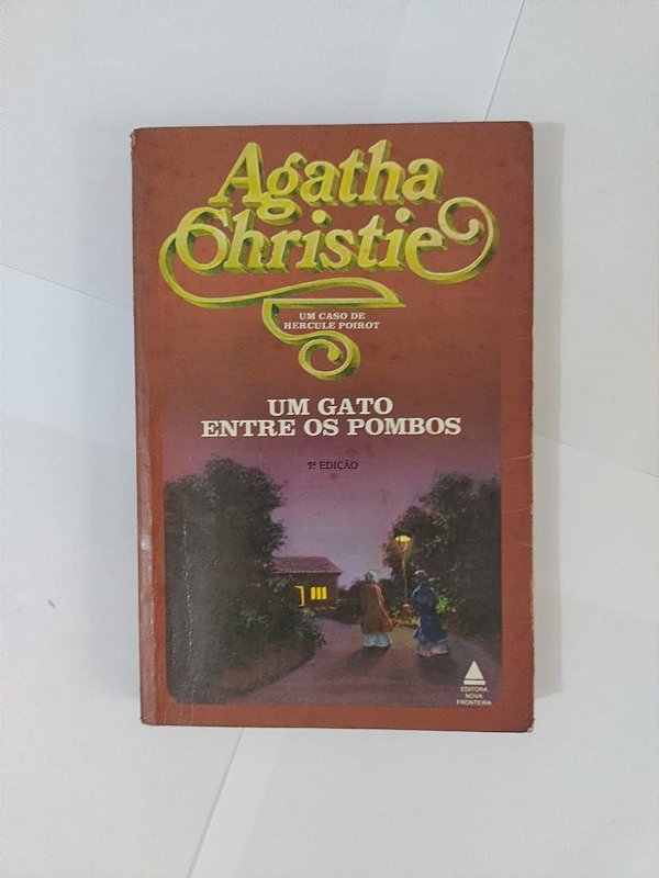 Um Gato Entre os Pombos - Agatha Christie