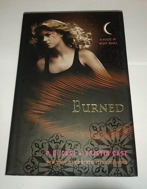 Burned - P. C. Cast - A house of night Novel - Em inglês