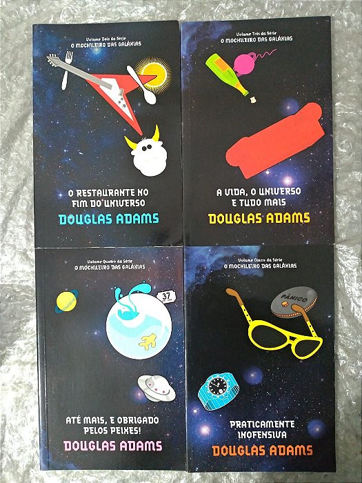 Coleção O Mochileiro das Galáxias - Douglas Adams C/4 Volumes