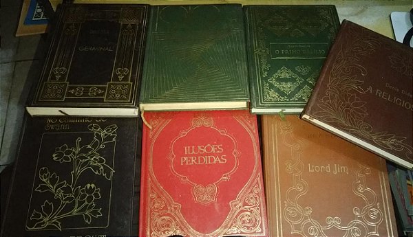 Coleção clássicos Abril - Capa de Luxo