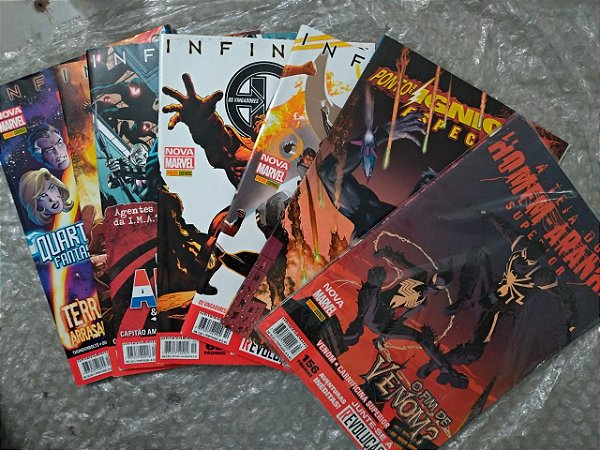 Pacote Marvel: Infinito/Ultimate Marvel - C/14 hqs