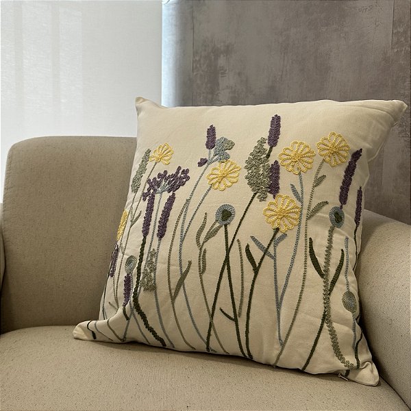 Capa Para Almofada Bordada Lirios 45x45