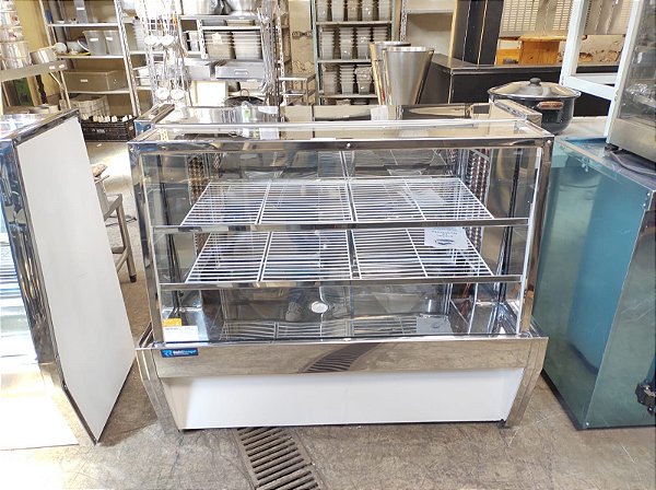 BALCÃO VITRINE REFRIGERADO PARA DOCES REFIGEL 1,25m