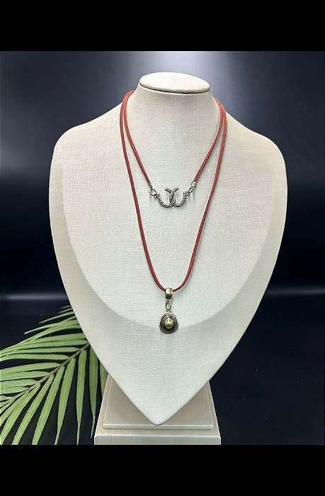 Chocker Dupla com Pingente de Ferraduras e Chapéu country