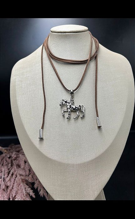 Chocker Gravatinha com Pingente de Cavalo