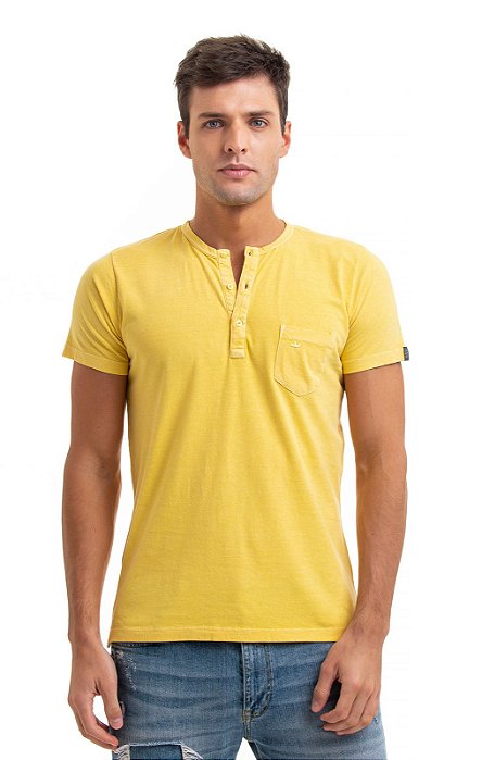 Camiseta henley portuguesa manga curta amarelo