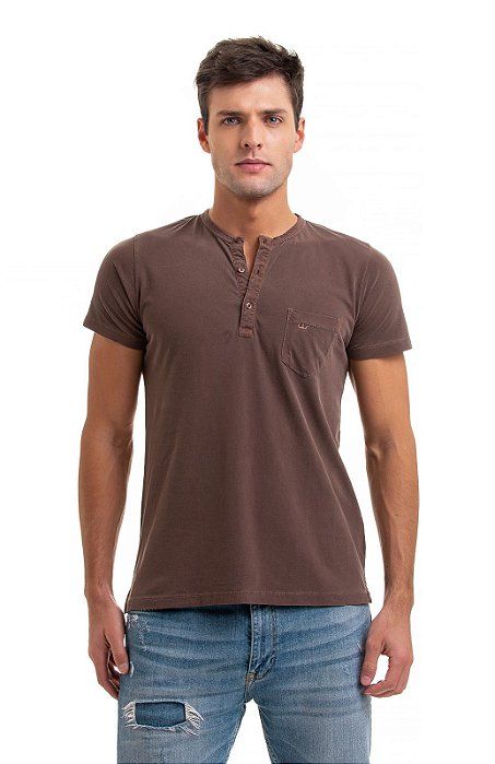 Camiseta henley portuguesa manga curta café
