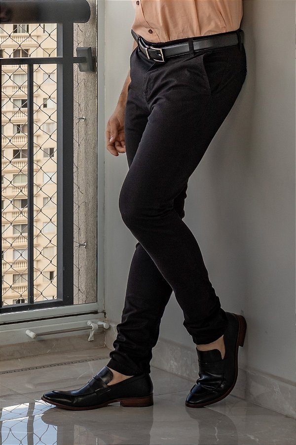 Calça jeans masculina preta com personalização lateral