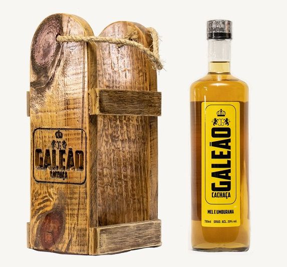 Cesta de Madeira com 1 Garrafa de Galeão Mel e Umburana