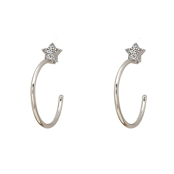 BRINCO DE ARGOLA 2,0 COM DETALHE ESTRELA TRABALHADA EM MICROZIRCÔNIAS CRISTAIS BANHADO EM RÓDIO BRANCO