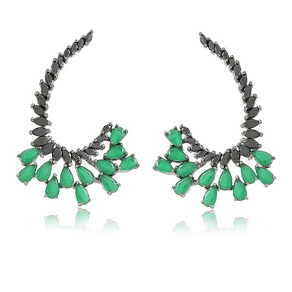 BRINCO EARCUFF GRANDE TRABALHADO EM CRISTAIS COR ÔNIX E ESMERALDA BANHADO EM RÓDIO NEGRO