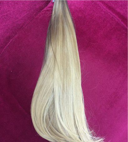 Cabelo loiro ultra claríssimo platinado Martha Hair nº 12, raíz escura, natural liso, com coloração (kit com 25g)