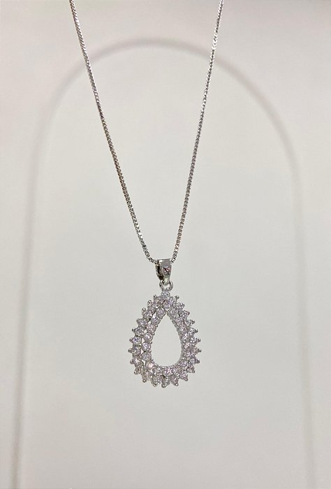 Colar gota strass