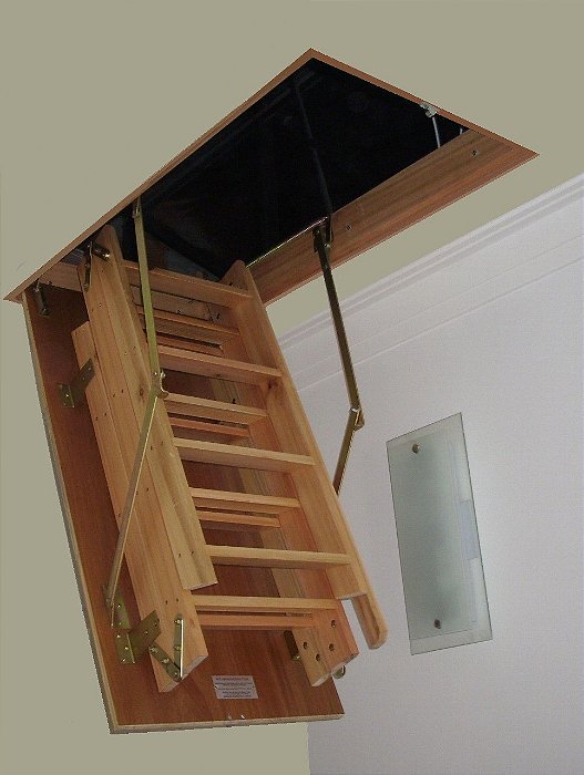 Escada Sótão Luxo Antiderrapantes + Corrimão e Vedação Perfeita!! ( 80x140cm ) até 3,05m