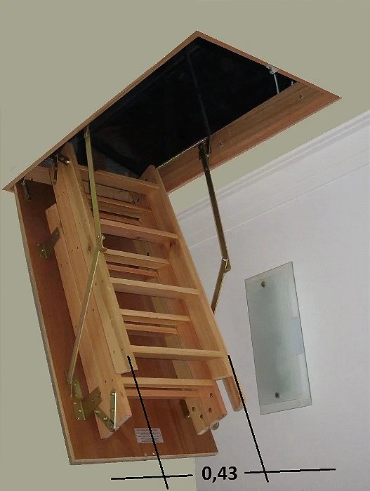 Escada Sótão Luxo Antiderrapantes + Corrimão e Vedação Perfeita!!( Largura externa da escada 43 cm)