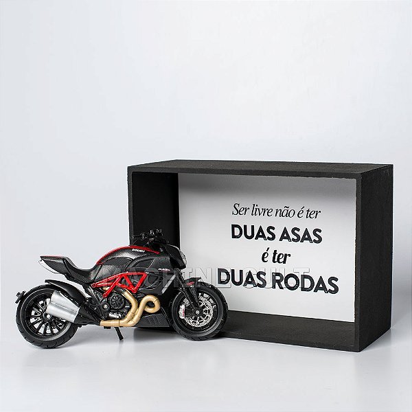 Miniatura Ducati Diavel Carbon - Kit Presente