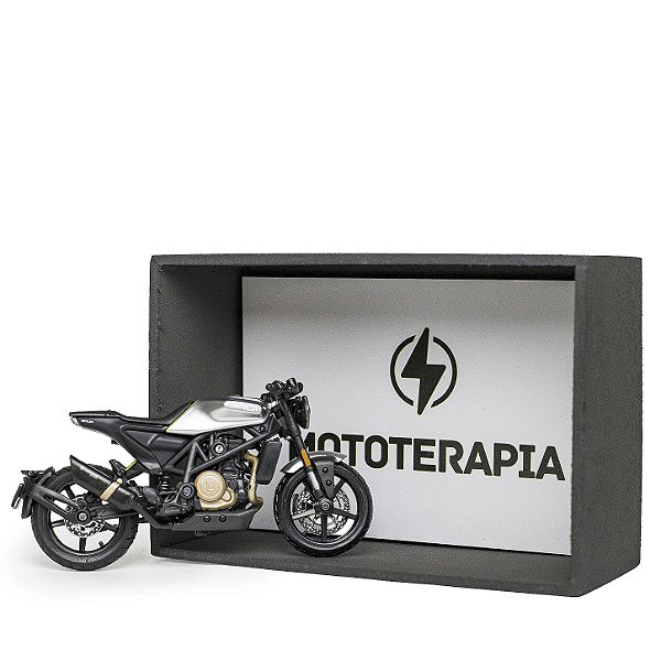 Kit Miniatura Husqvarna Vitpilen 701 1:18 com Expositor e Postal