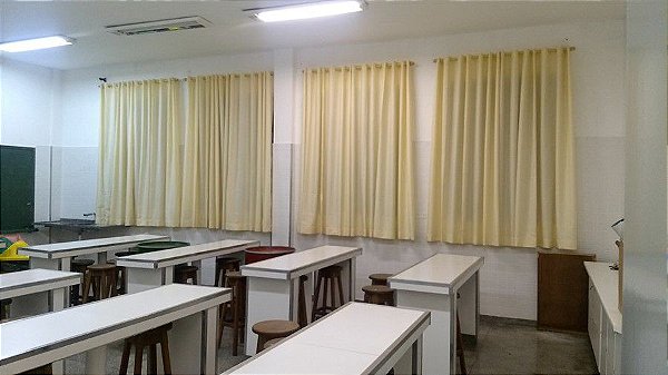 Cortina para Escolas