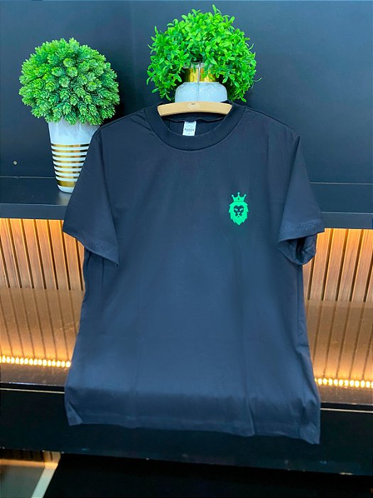 Camiseta Preta | Detalhes Verde Neon