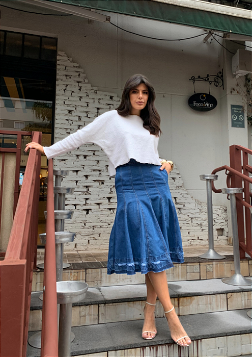 Saia Jeans Midi Godê com Recortes – Elegância Clássica na Moda Evangélica de Luxo