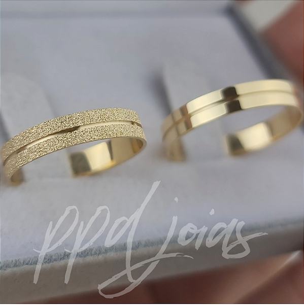 Par de Alianças Macau Catedral (4mm)- Ouro 18k