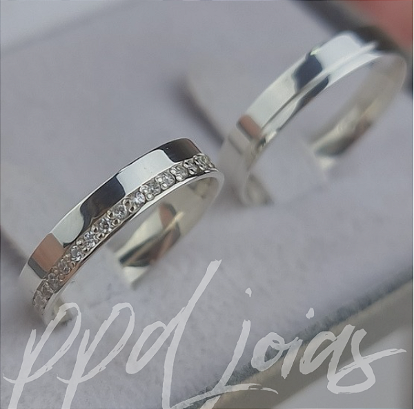 Par de Alianças Vivar Cravejada (4mm) - Prata 950