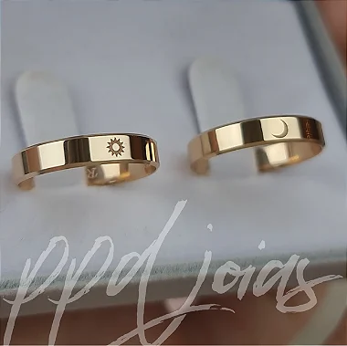 Par de Alianças Eclipse em Ouro 18k Rose (4mm) com Sol e Lua