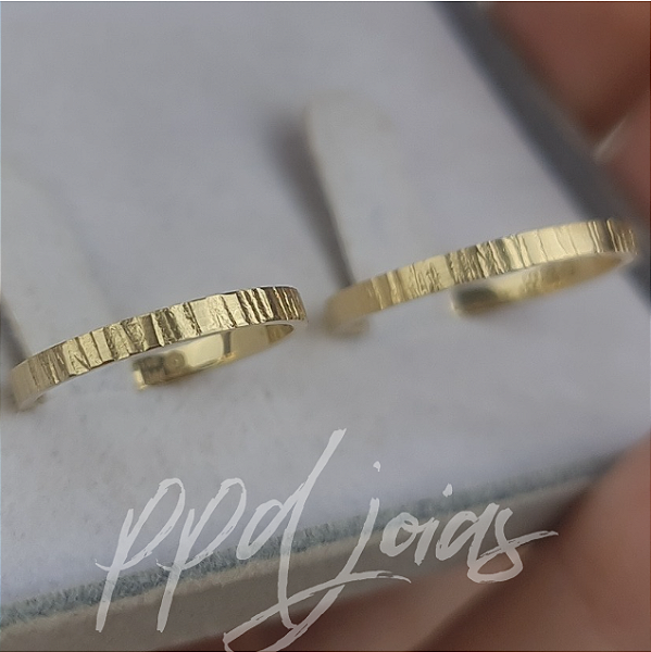 Par de Aliança Rustica Slim (2mm) - Ouro 18k