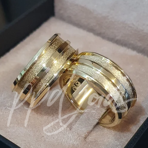 Par de Alianças King (9mm) - Ouro 18k