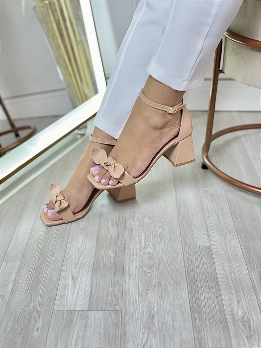 Salto feminino cheap nude