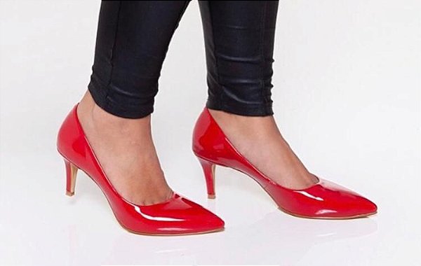 scarpin salto medio vermelho