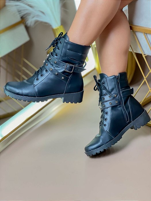 Bota Coturno Feminina Preta com Tachas e Fivela- 458/25