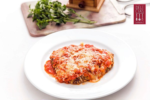 BIFE À PARMEGIANA