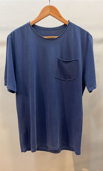 T-Shirt Masculina Bolso Azul