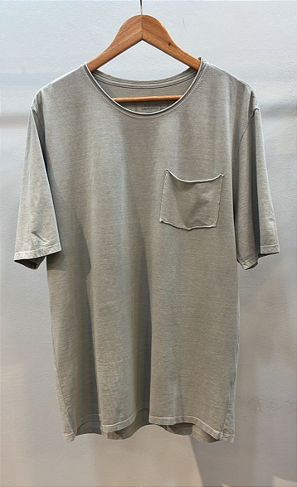 T-Shirt Masculina Bolso Areia