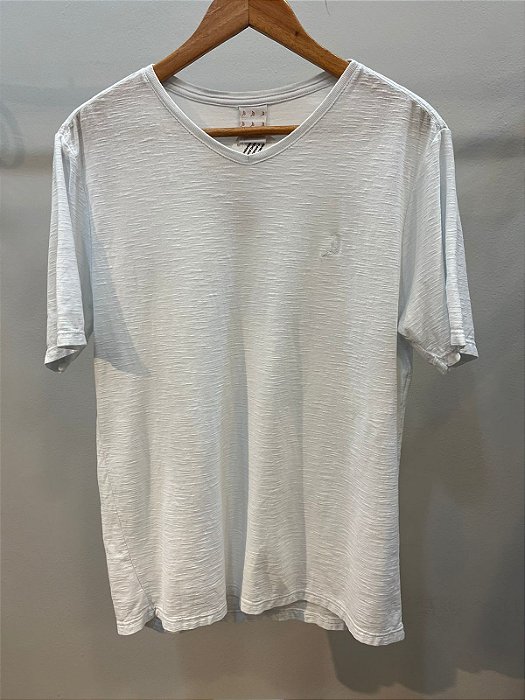 T-Shirt Masculina V Flamê Branca