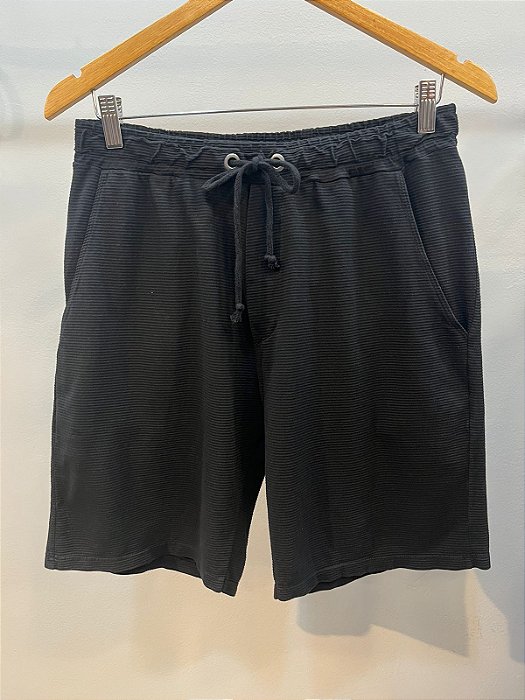 Bermuda Masculina Relevo Preta