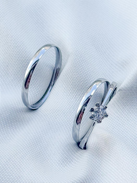 Par de Aliança Julieta 2mm + solitário - Aço Inox