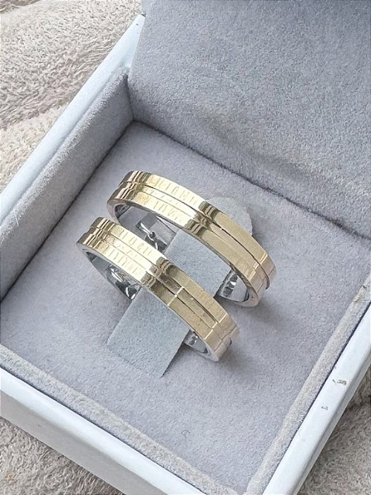 Par de Aliança com friso - Moeda Antiga