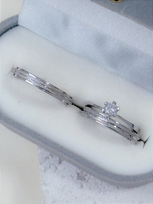 Par de aliança Diamantada com friso 3mm + Solitário - Aço Inox