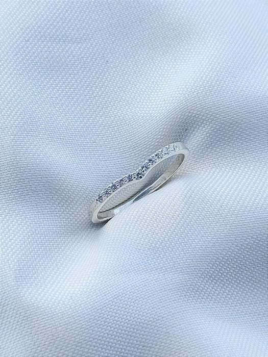 Anel aparador V Cravejado - Prata 950