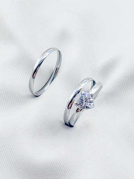 Par de Alianças Julieta 2mm + Solitário Love - Aço inox