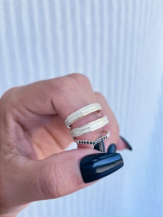 Par de Aliança Shine 4mm + Aparador V Black - Prata 950