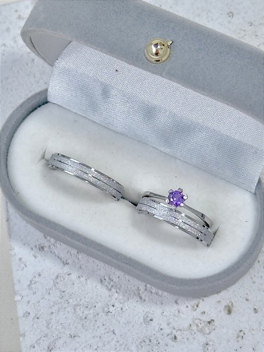 Par de Aliança Diamantada + Solitário Roxo - Aço Inox