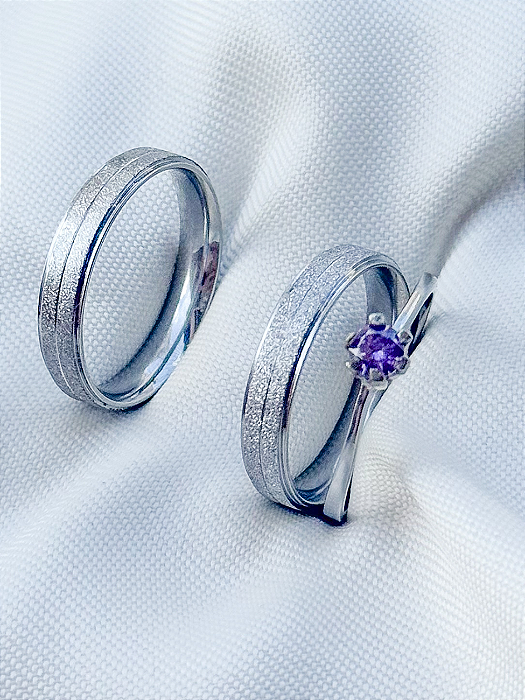 Par de Aliança Diamantada + Solitário Roxo - Aço Inox