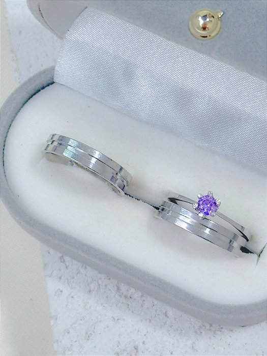 Par de Aliança friso + Solitário Roxo - Aço Inox