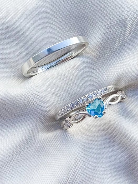Par de alianças Polônia com pedra + Solitário Love azul - Prata 950