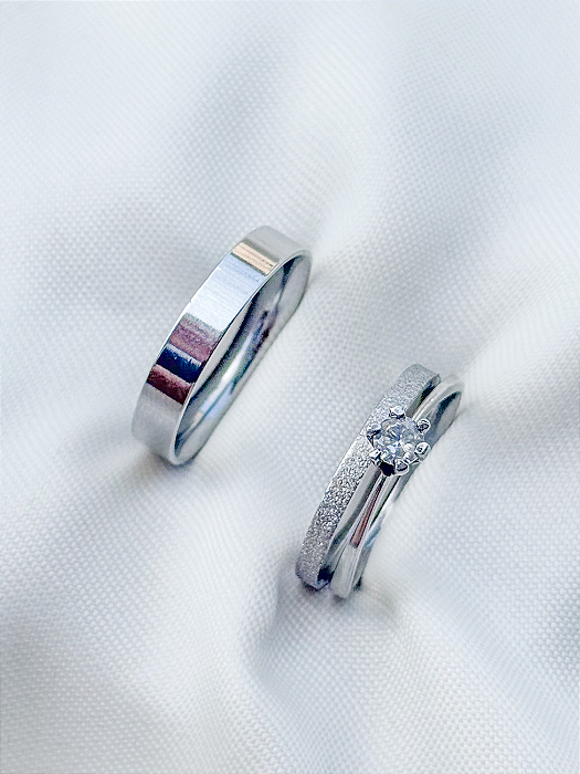 Par de Aliança Snow 2mm e 4mm + Solitário Cristal - Aço Inox