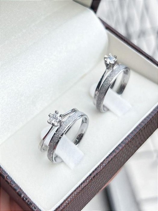 Par de Aliança diamantada 3mm + Solitários Cristal - Aço Inox
