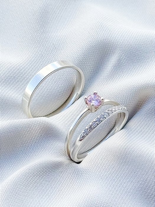 Par de aliança Polônia com pedra 2mm e 4mm + Solitário Encanto Rosa Claro - Prata 950
